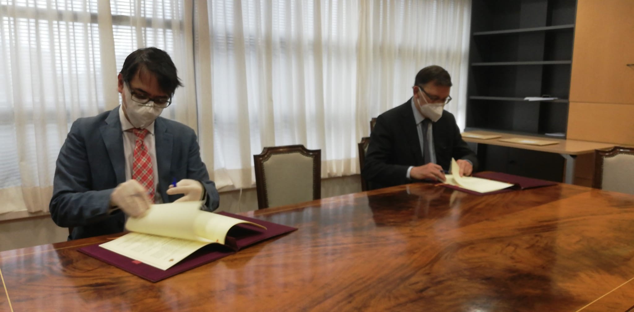 El Ministerio y el Consejo General del Notariado firman convenio de colaboración para luchar contra el blanqueo de capitales