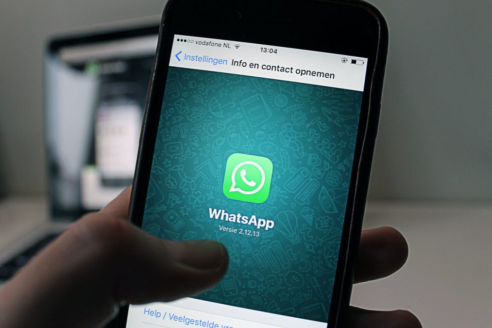 Difundir conversaciones de WhatsApp puede ser delito