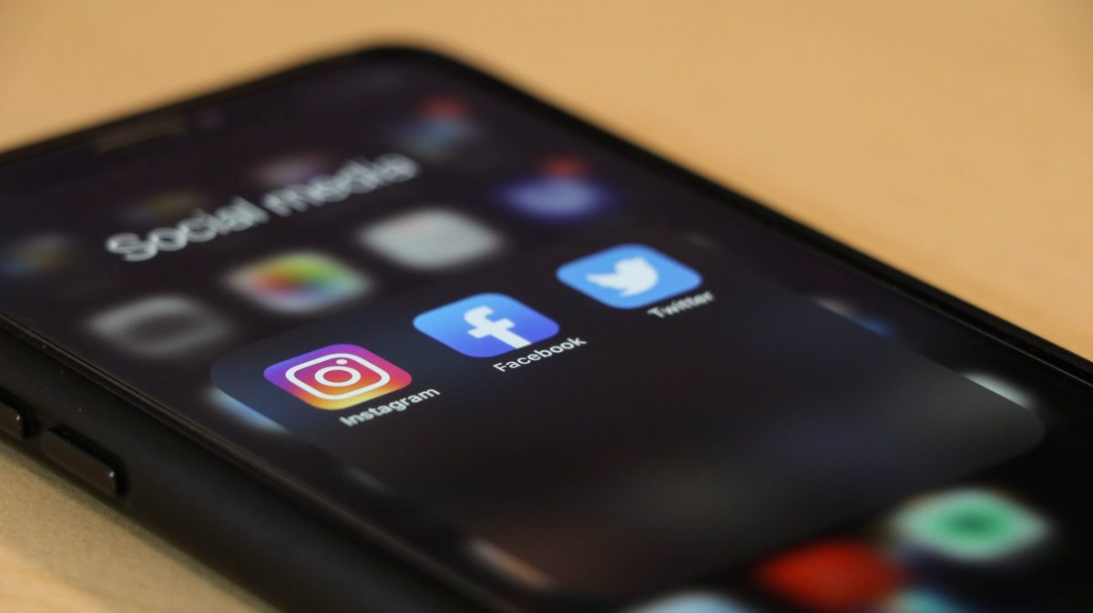 Insultar en redes sociales puede salir caro: hasta dos años de prisión