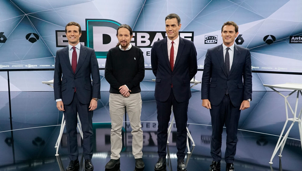Pablo Casado, Pablo Iglesias, Pedro Sánchez y Albert Rivera minutos antes de comenzar el debate el 23 de abril de 2019. Foto: Atresmedia