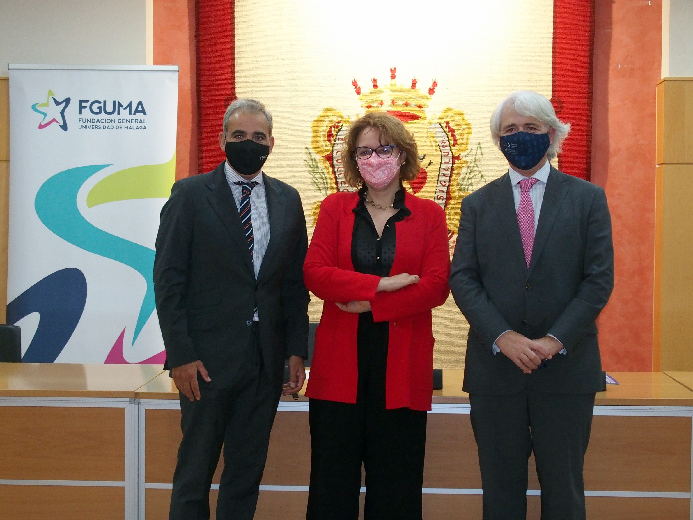 Antonio Lara, Yolanda García Calvente y Salvador González, en el Colegio de Abogados de Málaga